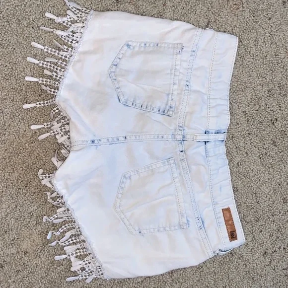 🐠2 for $16 Lace Flower Jean shorts - Picture 5 of 6